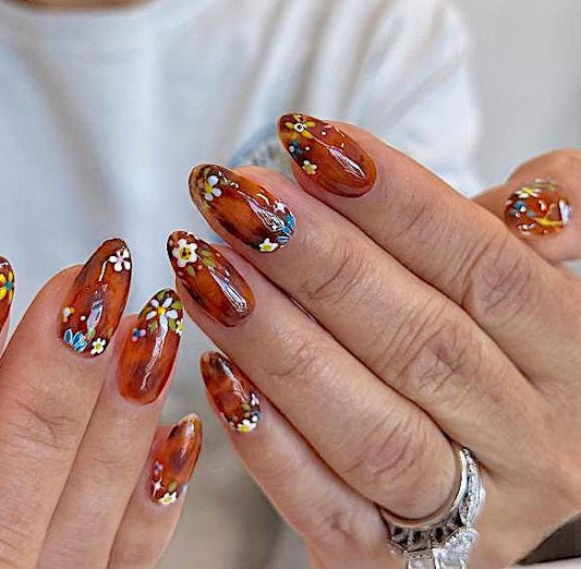 Autumn Bloom – Amber Nails, Press-On Nails, Floral Accent Nails, Hand-Painted Nails, Glossy Finish Nails, Fall Aesthetic Nails F1105